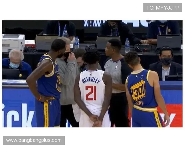 争议判罚激起舆论狂潮媒体震怒 争议判罚激起舆论狂潮媒体震怒