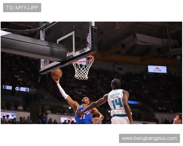 三球爆砍26分助黄蜂大胜国王